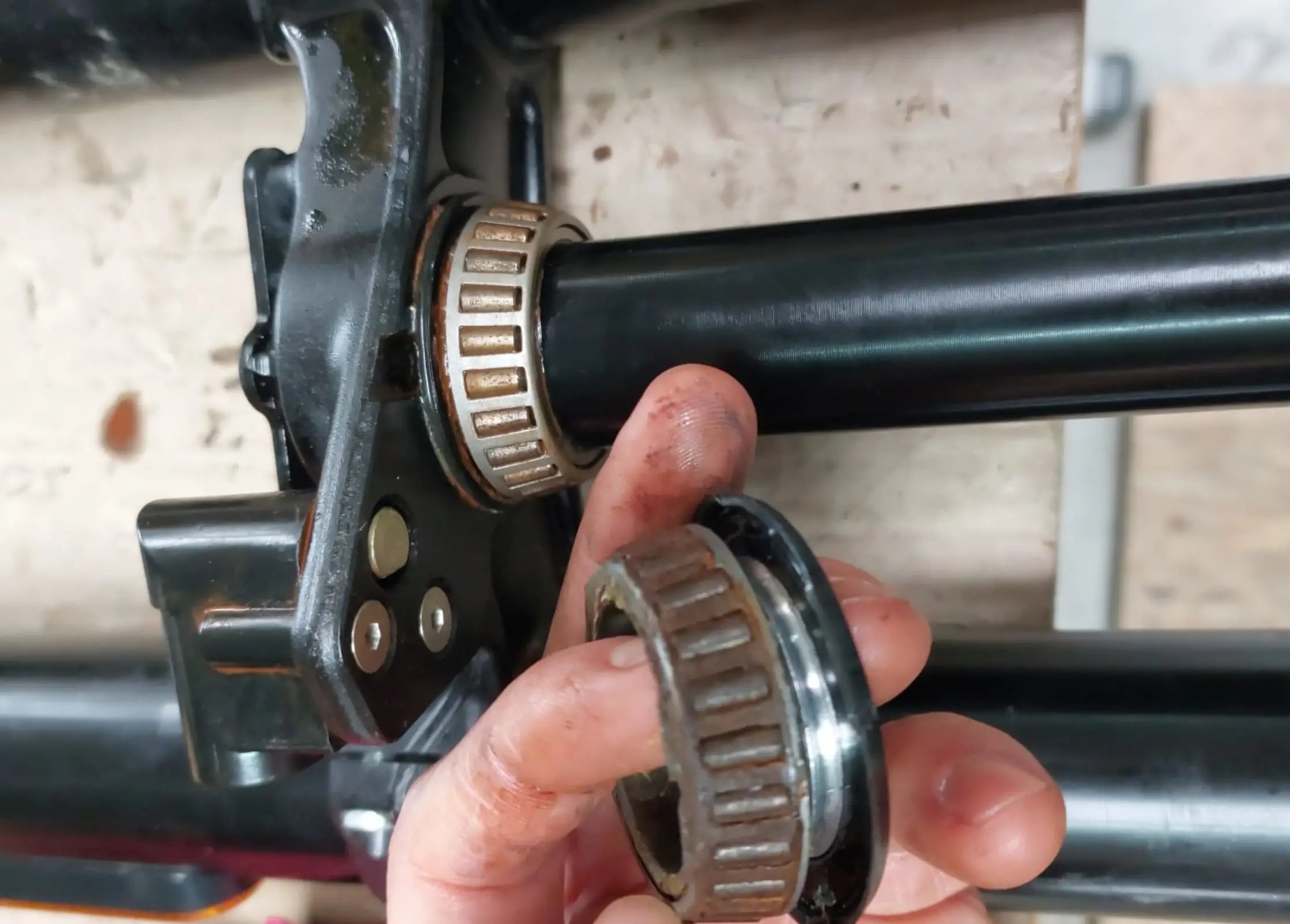 Protection de roulement de jeu de direction pour E Ride et Talaria